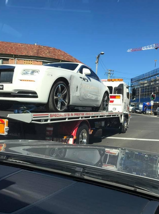Illustration for article titled Rich Guy Buys Special Cage To Protect His Rolls-Royce, Then Wrecks Into His Own Cage
